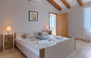 5 Schlafzimmer, Reisekinderbett, kostenloses WLAN, Bettwäsche