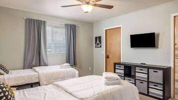 3 phòng ngủ, bàn ủi/dụng cụ ủi quần áo, truy cập Internet không dây