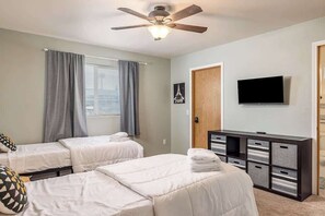 3 bedrooms, iron/ironing board, WiFi, bed sheets