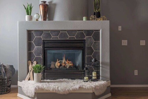 Cozy Townhouse Close To Airport!