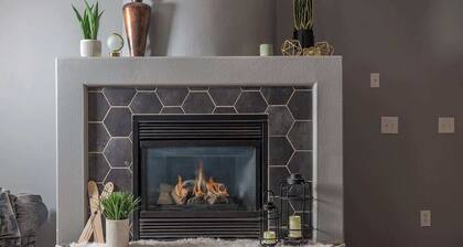 Cozy Townhouse Close To Airport!