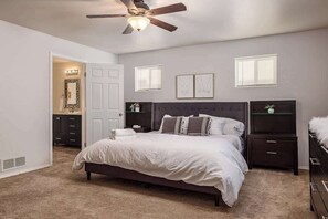 3 chambres, fer et planche à repasser, Wi-Fi, draps fournis