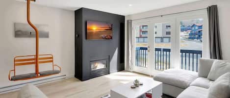 Fernseher, Kamin, Arbeitsbereiche