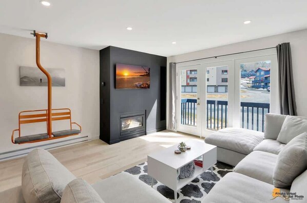 TV, fireplace, offices