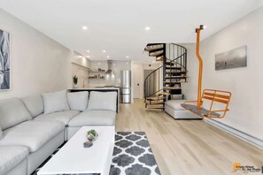 Fernseher, Kamin, Arbeitsbereiche