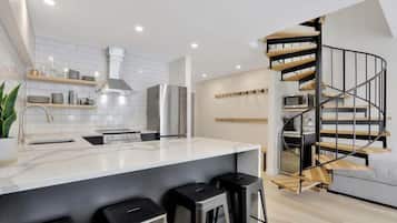 Refrigerador, horno, parrilla de estufa y lavavajillas