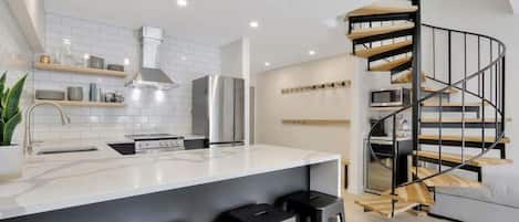 Kühlschrank, Ofen, Herdplatte, Geschirrspüler