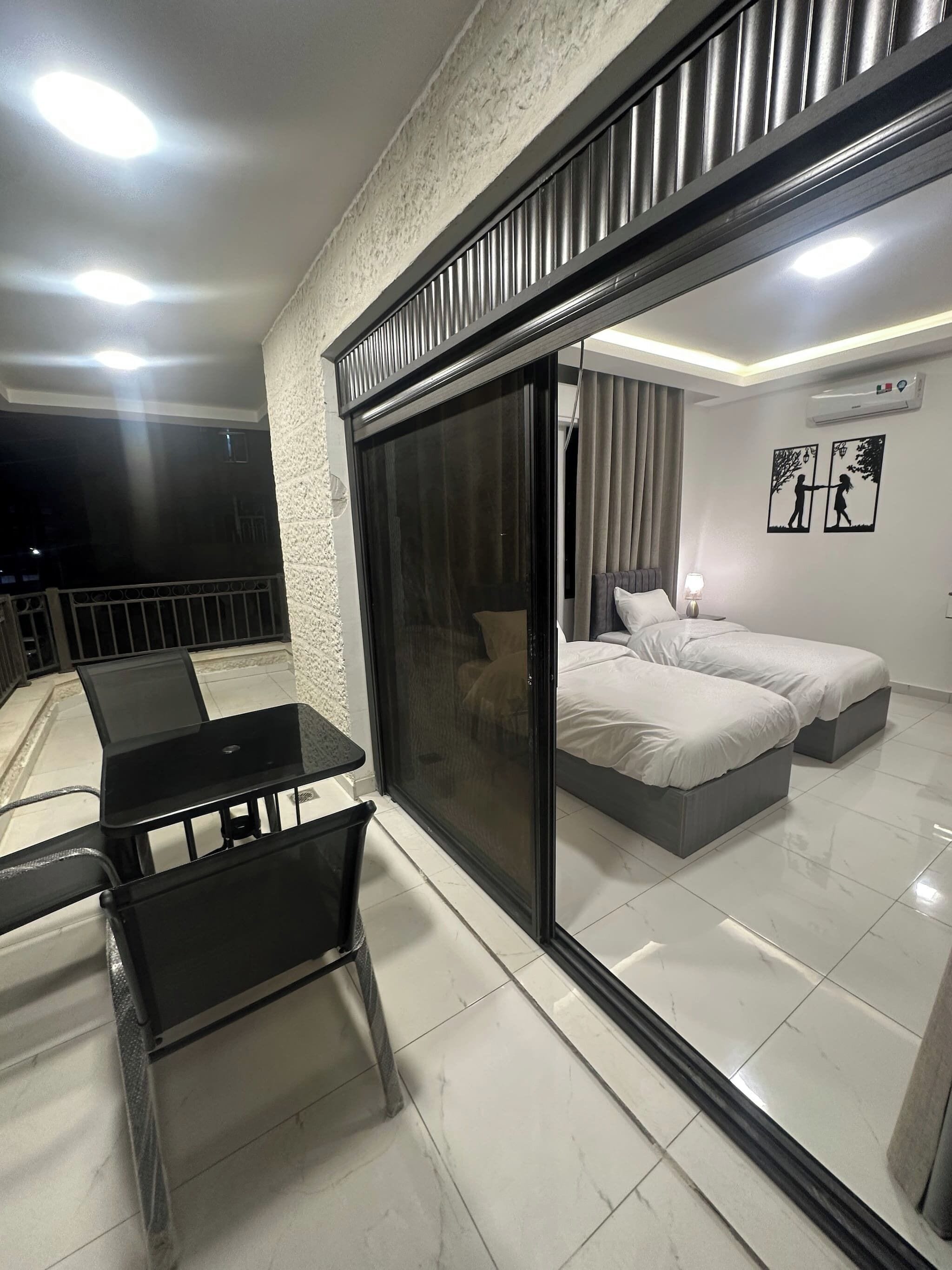 2 bedrooms