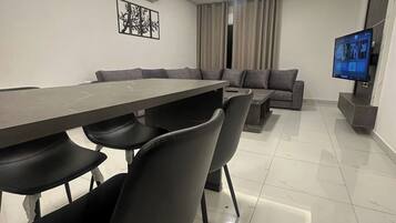 Apartment, 2 Bedrooms, Accessible, Smoking | Dining