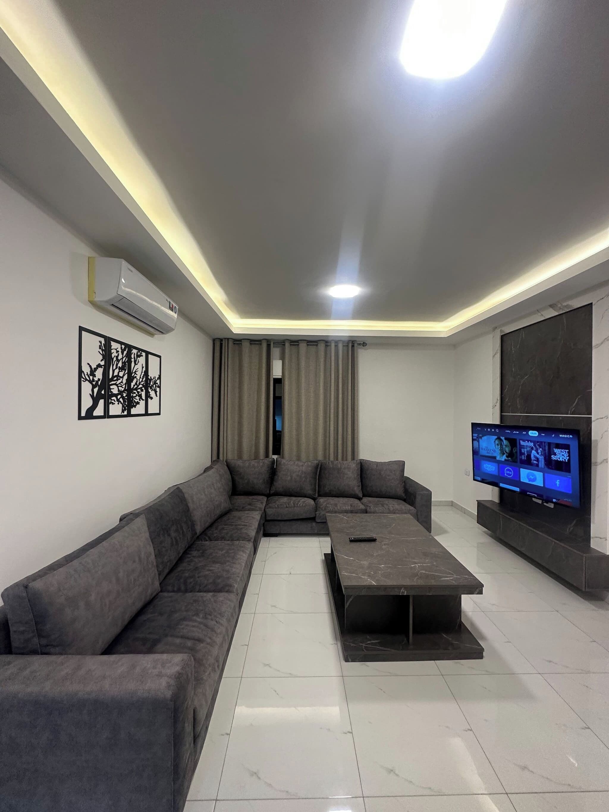 Apartment, 2 Bedrooms, Accessible, Smoking | Living area