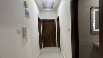 Apartment, 2 Bedrooms, Accessible, Smoking | Interior