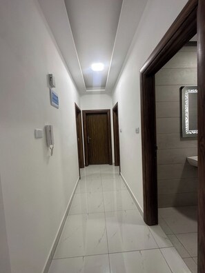 Apartment, 2 Bedrooms, Accessible, Smoking | Interior