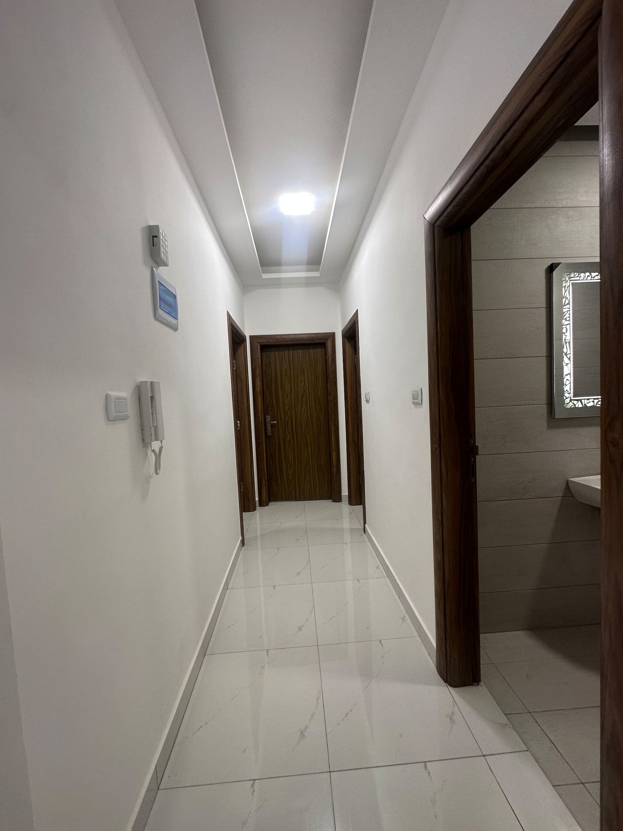 شقة - غرفتا نوم - تجهيزات لذوي الاحتياجات الخاصة - للمدخنين | المنشأة من الداخل