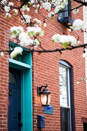 Exterior detail - Johns Hopkins Historic Renovated home - Location! (Baltimore)