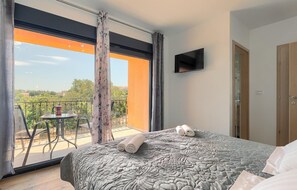 5 bedrooms, iron/ironing board, travel crib, free WiFi - Beautiful home in Bale (Bale)