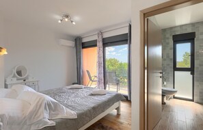 5 bedrooms, iron/ironing board, travel cot, free WiFi