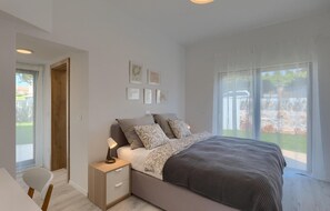 4 Schlafzimmer, Bügeleisen/Bügelbrett, Reisekinderbett, kostenloses WLAN