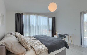 4 chambres, fer et planche à repasser, lit parapluie, Wi-Fi gratuit