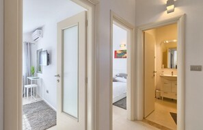 2 bedrooms, iron/ironing board, travel cot, free WiFi - Stunning home in Rovinj (Rovinj)