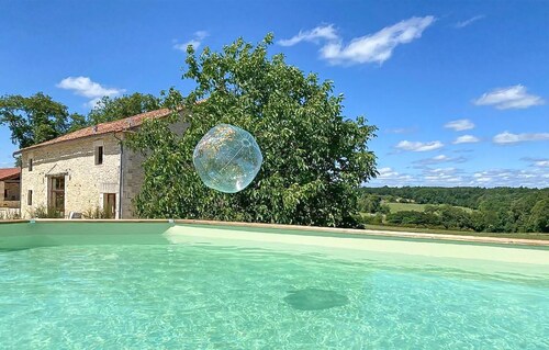 Nice home in Lussas et Nontronneau