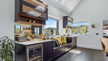 Fridge, microwave, oven, dishwasher