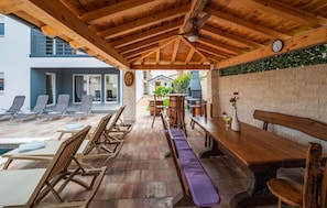 Outdoor dining - Stunning home in Vodnjan (Vodnjan)