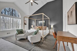 5 室のベッドルーム、デスク、WiFi (無料)、ベッドシーツ