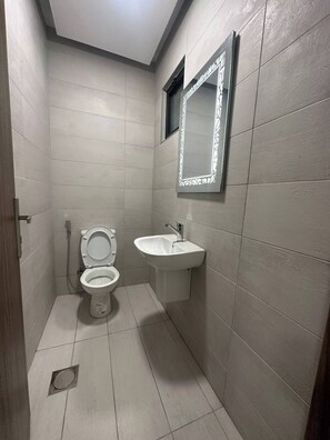 Apartment, 2 Bedrooms | Bathroom