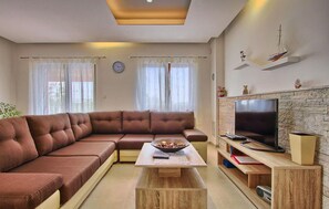 TV, fireplace, table football, ping pong - Cozy home in Svetvincenat (Svetvincenat)