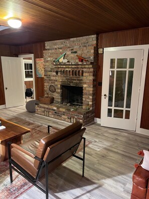 Interior - Charming Cottage Nestled In The Redwoods at The Russian River (Monte Rio)