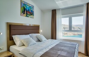 2 室のベッドルーム、アイロン / アイロン台、旅行用ベビーベッド、WiFi (無料)