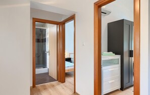 3 soverom, strykejern/-brett, reiseseng for barn og wi-fi (inkludert)