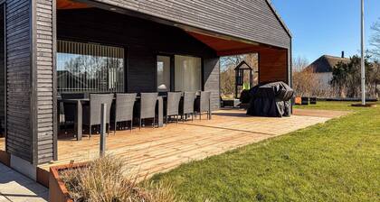 5 bedroom nice home in Hadsund