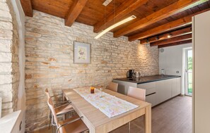 Dining - Awesome home in Kanfanar (Kanfanar)