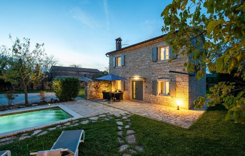 Awesome home in Kanfanar