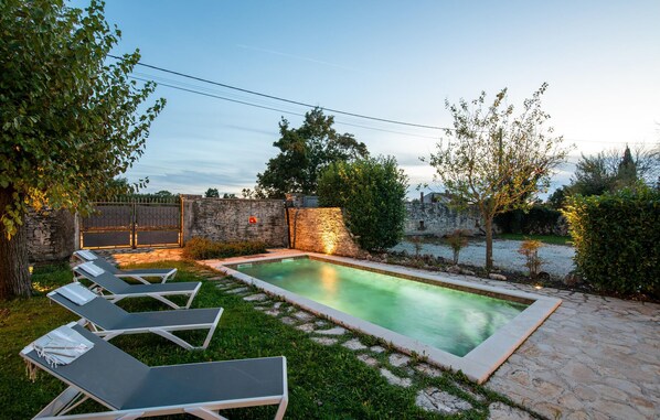 Pool - Awesome home in Kanfanar (Kanfanar)