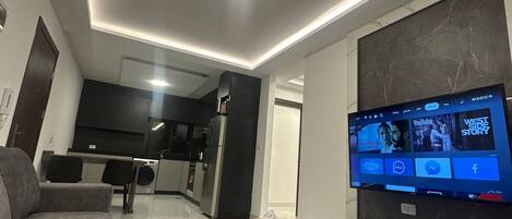 Apartment, 2 Bedrooms, Accessible, Smoking | Interior