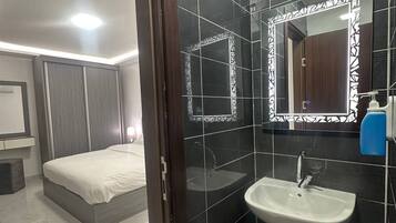 Apartment, 2 Schlafzimmer, barrierefrei, Raucher | Badezimmer