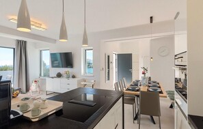 Kühlschrank, Mikrowelle, Ofen, Geschirrspüler