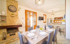 Dining - Gorgeous home in Altavilla Milicia (Altavilla Milicia)