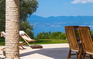 Outdoor dining - Gorgeous home in Kostrena (Kostrena)