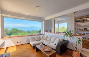 TV, peis og stereoanlegg