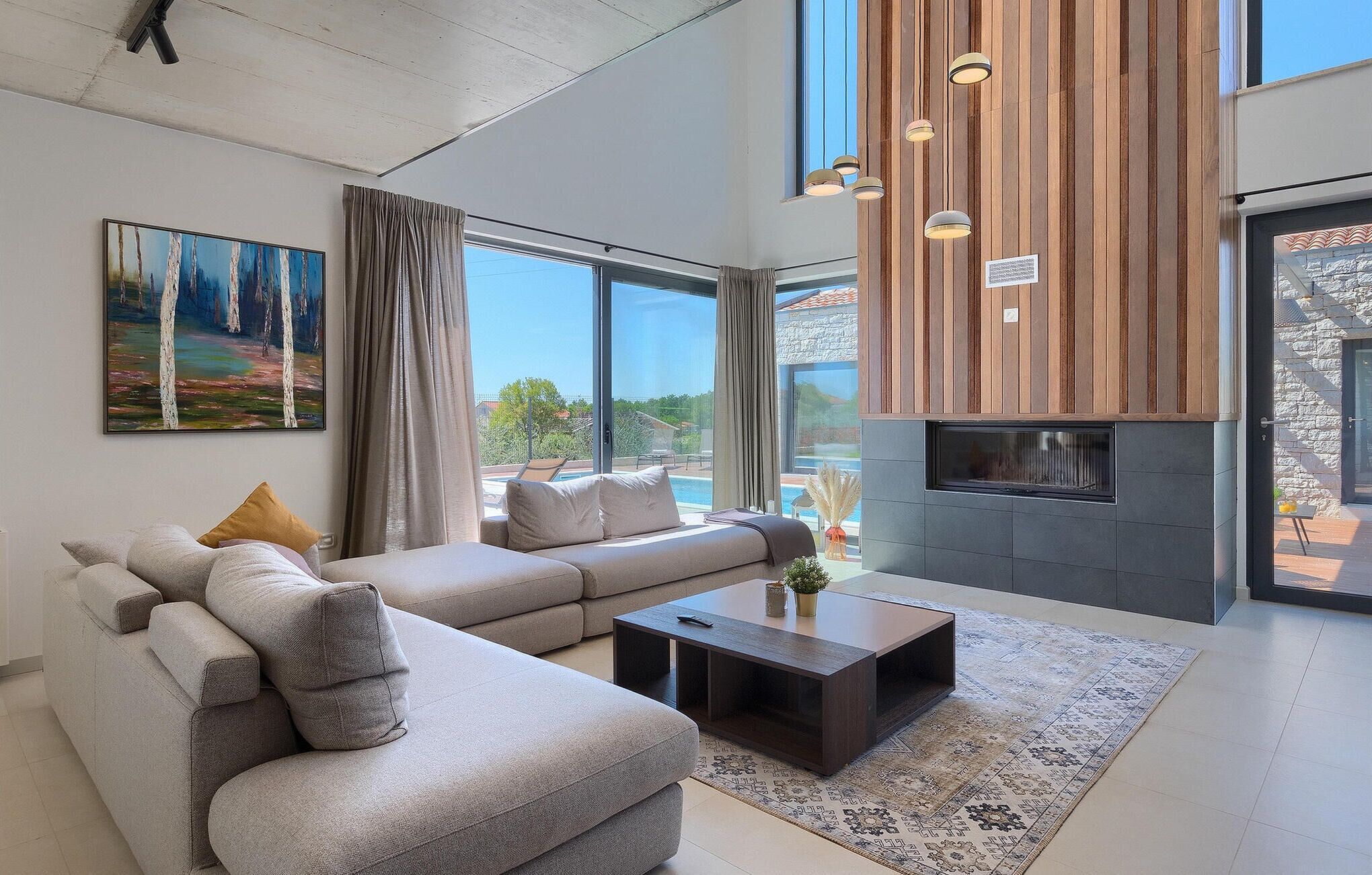 Televisio, takka, pöytätennispöytä