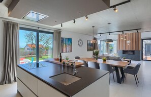 Interior - Amazing home in Visnjan with sauna (Visnjan)