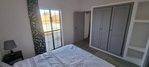 4 Schlafzimmer, Bügeleisen/Bügelbrett, Reisekinderbett, kostenloses WLAN