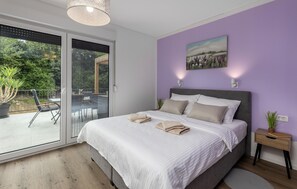3 chambres, fer et planche à repasser, Wi-Fi gratuit, draps fournis