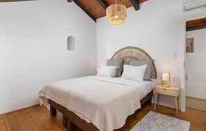 3 bedrooms, iron/ironing board, travel crib, free WiFi