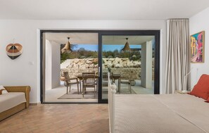 3 quartos, ferros/tábuas de passar roupa, berço de viagem