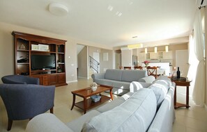 TV, fireplace - Nice home in Porec with sauna (Porec)