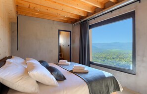 4 bedrooms, iron/ironing board, travel crib, free WiFi - Lovely home in Motovun with sauna (Motovun)